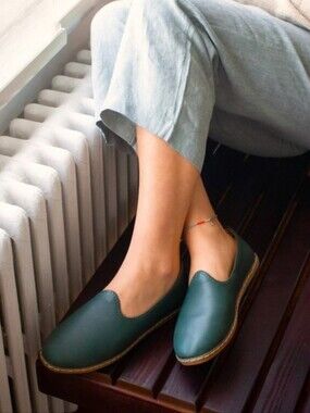 Charix Hunter Green Classic Leather Flats Loafers Women's Size 39